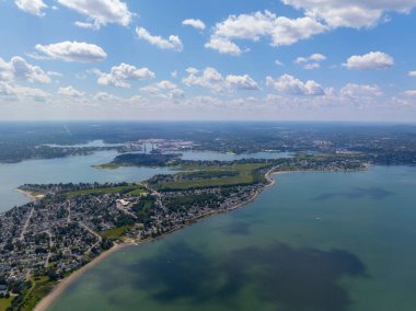 Weymouth Fore Nehri ile Quincy Körfezi arasındaki Houghs Neck ve Nut Island hava görüntüsü Quincy, Massachusetts MA, ABD. 