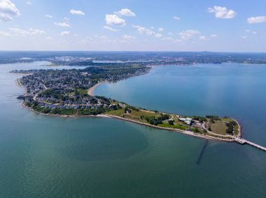 Weymouth Fore Nehri ile Quincy Körfezi arasındaki Houghs Neck ve Nut Island hava görüntüsü Quincy, Massachusetts MA, ABD. 