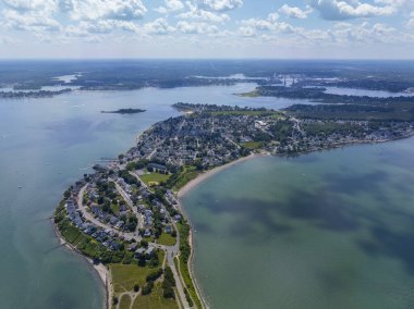 Weymouth Fore Nehri ile Quincy Körfezi arasındaki Houghs Neck ve Nut Island hava görüntüsü Quincy, Massachusetts MA, ABD. 