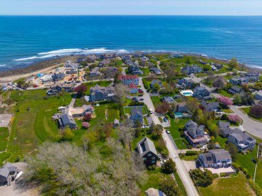 Scitate Harbor, Massachusetts MA, ABD 'deki Scituate kasabasındaki First Cliff köyündeki tarihi yerleşim evleri.. 