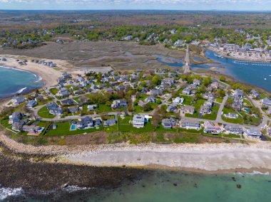 ABD 'nin Massachusetts MA, Scituate kasabasındaki İkinci Uçurum köyü de dahil olmak üzere Liman hava manzarasını kaldırın.. 