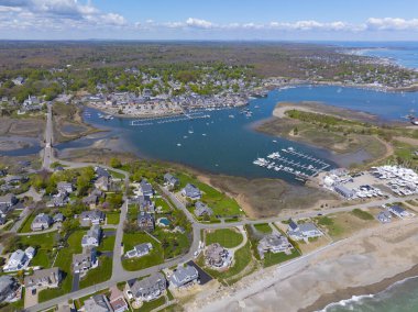 ABD 'nin Massachusetts MA, Scituate kasabasındaki İkinci Uçurum köyü de dahil olmak üzere Liman hava manzarasını kaldırın.. 