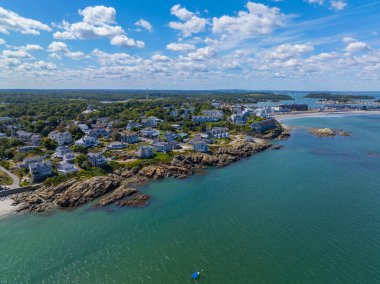 Hull, Massachusetts MA, ABD 'deki Hull kasabasındaki Hull kayalık kıyı ve Nantasket Sahili hava manzarası. 