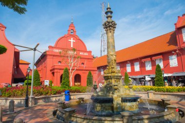 Melaka, Malezya 'nın merkezindeki Hollanda Meydanı' ndaki Jalan Gereja Caddesi 'ndeki Kraliçe Victoria Çeşmesi ve Mesih Kilisesi Melaka. Malacca Boğazı 'nın tarihi şehirleri UNESCO' nun Dünya Mirası Alanıdır.. 