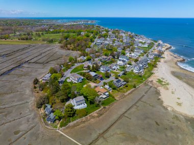 Massachusetts MA, ABD 'deki Scituate kasabasında Kuzey Nehri ağzındaki Üçüncü Uçurum Köyü hava manzarası Atlantik Okyanusu. 