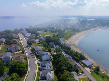 Perry Sahili hava manzarası ve Houghs Neck 'teki Great Hill yerleşim alanı, Quincy, Massachusetts MA, ABD. 
