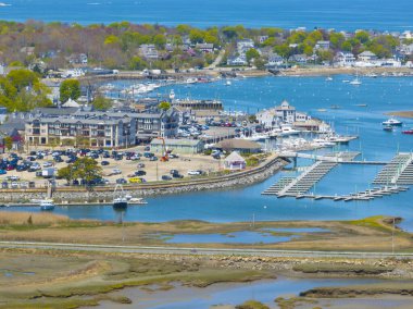 ABD 'nin Massachusetts MA, Scituate kasabasındaki Bulman Marine ve Harbor Marina da dahil olmak üzere liman hava görüntüsünü kaldırın.. 