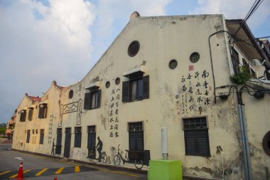 Malezya 'nın tarihi şehir merkezi Melaka' da Jalan Tan Cheng Lock Caddesi 'ndeki Heeren Evi' ndeki duvar resmi. Malacca Boğazı 'nın tarihi şehirleri UNESCO' nun Dünya Mirası Alanıdır.. 