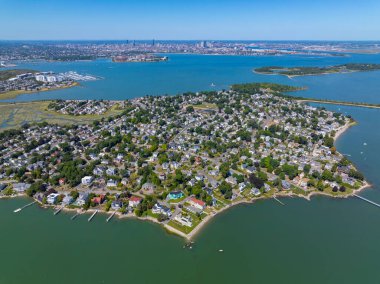 Boston Back Bay ve Finans Bölgesi 'nin arka planındaki hava manzarası Quincy, Massachusetts MA, ABD' den.. 