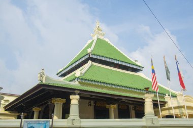Melaka, Malezya 'nın merkezindeki Jalan Tukang Emas Caddesi' ndeki Kampung Kling Camii (Mescidi Kampung Kling). Malacca Boğazı 'nın tarihi şehirleri UNESCO' nun Dünya Mirası Alanıdır..