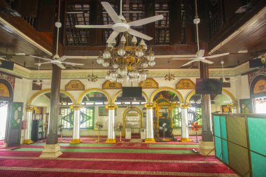 Melaka, Malezya 'nın merkezindeki Jalan Tukang Emas Caddesi' ndeki Kampung Kling Camii (Mescidi Kampung Kling). Malacca Boğazı 'nın tarihi şehirleri UNESCO' nun Dünya Mirası Alanıdır..