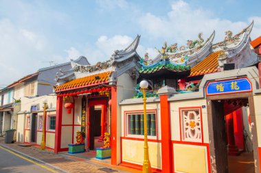 Malezya 'nın tarihi şehir merkezi Melaka' da Jalan Tukang Besi Caddesi 'ndeki San Duo Tapınağı. Malacca Boğazı 'nın tarihi şehirleri UNESCO' nun Dünya Mirası Alanıdır.. 