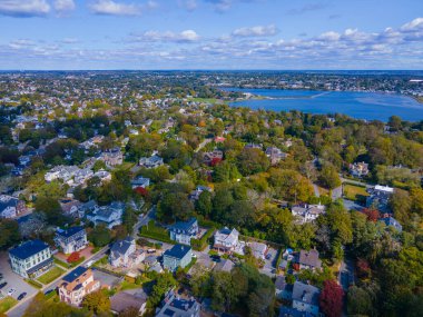 Easton Pond hava manzarası Newport ve Middletown, Rhode Island RI, ABD arasında Easton Beach 'in yanında sonbaharda görüldü.. 