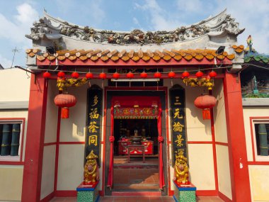 Malezya 'nın tarihi şehir merkezi Melaka' da Jalan Tukang Besi Caddesi 'ndeki San Duo Tapınağı. Malacca Boğazı 'nın tarihi şehirleri UNESCO' nun Dünya Mirası Alanıdır.. 