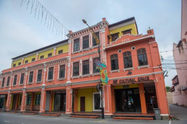 Malezya 'nın tarihi şehir merkezi Melaka' da, Küçük Hindistan 'daki Jalan Bendahara Caddesi' ndeki tarihi ticari binalar. Malacca Boğazı 'nın tarihi şehirleri bir Dünya Mirası alanıdır..