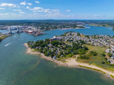 Fore River Köprüsü ve Massachusetts MA, ABD 'deki Germantown da dahil olmak üzere Town River' dan Fore River 'a hava görüntüsü..