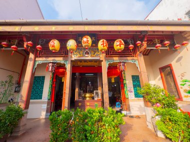 Malezya 'nın tarihi şehir merkezi Melaka' da Jalan Hang Jebat Caddesi 'ndeki Tang Tapınağı. Malacca Boğazı 'nın tarihi şehirleri UNESCO' nun Dünya Mirası Alanıdır.. 