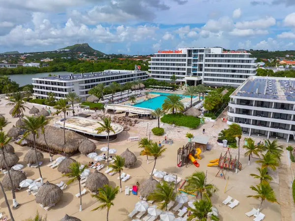 Otrobanda, Willemstad, Curacao 'daki Mangrove Beach hava manzaralı Corendon Oteli. 