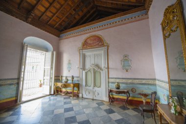 Casa de las Sanchez Iznaga 'nın tarihi şehir merkezi Trinidad, Küba' daki Plaza Mayor 'da. Bu bina Arquitectura Müzesi Kolonisi.. 