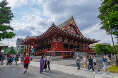 Japonya 'nın Taito Bölgesi, Tokyo şehrindeki Asakusa Senso Ji Tapınağı' nda Hondo (Ana Salon).. 