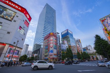 Akihabara Daibiru Binası, Akihabara Elektrik Kasabası, Chiyoda, Japonya 'da Chuo-dori Bulvarı' nda.. 