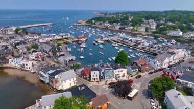 Rockport Limanı hava görüntüsü Bearskin Neck ve Motif 1 numaralı bina tarihi sahil kasabası Rockport, Massachusetts MA, ABD. 