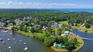 Cohasset Cove hava manzarası. Cohasset, Massachusetts MA, ABD 'deki Cohasset kasabasındaki balıkçı teknesi de dahil.. 