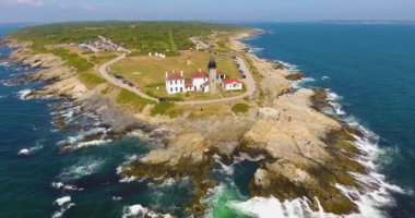 Kunduz Kuyruklu Deniz Feneri yaz mevsiminde Jamestown, Rhode Island RI, ABD. Bu deniz feneri, 1856 'da inşa edilmiş, Conanicut Adası' ndaki Narragansett Körfezi girişinde..