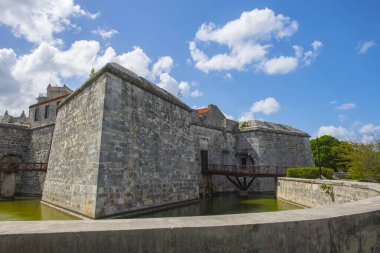 Castillo de la Real Fuerza, Küba 'nın Eski Havana kentindeki Plaza de Armas' da 1577 yılında inşa edilmiştir. Eski Havana bir Dünya Mirası Alanı. 