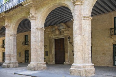Palacio de los Capitanes Generales (General Sarayı) Eski Havana 'daki Plaza de Armas' da (La Habana Vieja). Bu bina Ciudad Müzesi.. 
