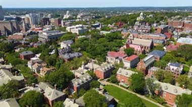 Providence, Rhode Island RI, ABD 'deki College Green hava sahası. Friedman Hall, John Carter Brown Kütüphanesi, Üniversite Binası vs.. 
