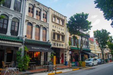 Telok Ayer Caddesi 'ndeki Çin Mahallesi tarihi ticari binası McCallum Caddesi, Outram Bölgesi, Singapur.