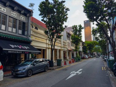 Telok Ayer Caddesi 'ndeki Çin Mahallesi tarihi ticari binası McCallum Caddesi, Outram Bölgesi, Singapur.