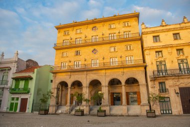 Palacio de los Corredores in Plaza de San Francisco de Asis in Old Havana (La Habana Vieja), Küba. Eski Havana bir Dünya Mirası Alanı. 