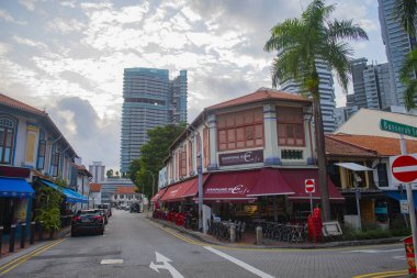 Bağdat Caddesi 'ndeki tarihi ticari binalar Bussorah Caddesi' nde tarihi Kampong Glam, Rochor bölgesi, Singapur,. 