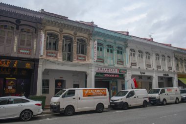 Upper Weld Yolu 'ndaki tarihi ticari binalar Küçük Hindistan' daki Perak Yolu 'nda, Merkez Bölgede Rochor Bölgesi, Singapur. 
