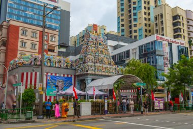 Sri Veeramakaliamman Tapınağı, 141 Serangoon Yolu, Belilios Yolu, Küçük Hindistan, Rochor Bölgesi, Singapur. 