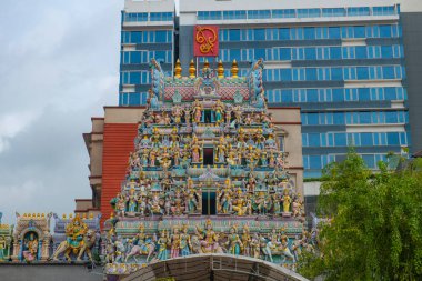 Sri Veeramakaliamman Tapınağı, 141 Serangoon Yolu, Belilios Yolu, Küçük Hindistan, Rochor Bölgesi, Singapur. 