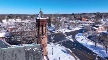İlk Baptist Kilisesi hava görüntüsü Richardsonian Romanesque Revival stili ile 1299 Centre Street, Newton Centre, Boston metropolitan, Massachusetts MA, ABD.