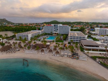 Corendon Oteli, Mangrove Sahili hava manzaralı sabah Otrobanda, Willemstad, Curacao 'da.. 