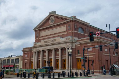 Boston Senfoni Salonu, 1900 'de Boston Senfoni Orkestrası' nın Boston 'daki Huntington Avenue, Massachusetts MA' daki 301 Massachusetts Bulvarı 'ndaki eviydi.. 