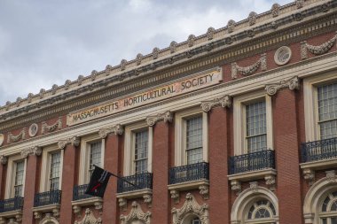 Bahçıvanlık Salonu, 1901 'de inşa edilen Massachusetts Bahçıvanlık Derneği, Boston, Massachusetts MA' da Huntington Bulvarı 'ndaki 300 Massachusetts Bulvarı' nda kurulmuştur.. 