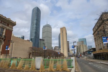 Boston Back Bay modern şehir Huntington Bulvarı 'ndan ufuk çizgisi Prudential Tower, Four Season Hotel, One Dalton Street, Boston, Massachusetts MA, ABD.  