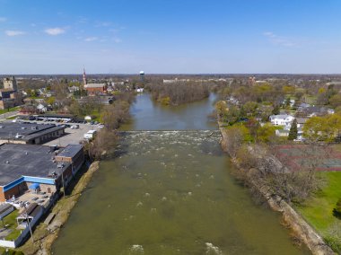 River Raisin hava görüntüsü tarihi Monroe şehir merkezinde, Michigan MI, ABD. 