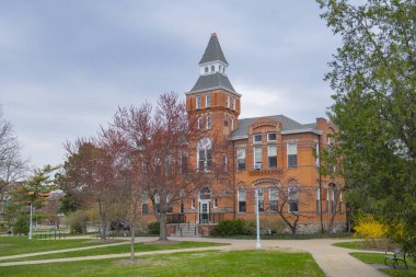 Robert S. Linton Hall, Michigan Eyalet Üniversitesi, Doğu Lansing, Michigan MI, ABD. Bu bina Sanat ve Harfler Koleji 'nin evidir.. 