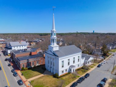 Middleborough 'un ilk Üniteryen Evrensel Kilisesi Middleboro, Massachusetts MA, ABD' nin tarihi şehir merkezinde 25 S Main Caddesi 'nde.. 