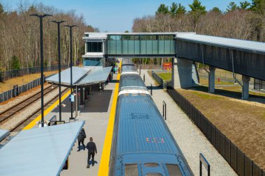 MBTA banliyö treni Fall River New Bedford Line treni MBTA Doğu Taunton istasyonu, Taunton, Massachusetts MA, ABD.