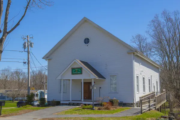 Dighton, Massachusetts MA 'nın tarihi şehir merkezinde 1111 Somerset Bulvarı' ndaki Old Town Hall, ABD. 