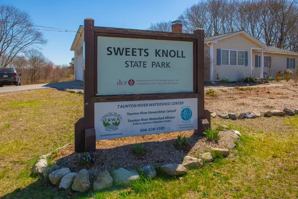 Sweets Knoll State Park, 1387 Somerset Bulvarı Massachusetts MA 'nın tarihi şehir merkezinde.. 