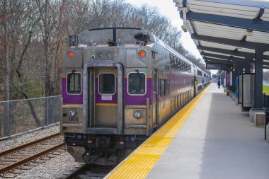 MBTA banliyö çalışanı Fall River New Bedford Line treni Freetown, Massachusetts MA, ABD.